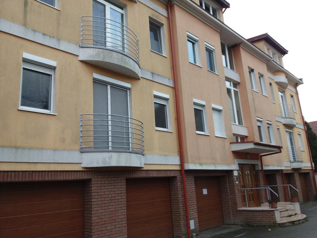 سزارفاس Elizabet Apartman A Belvarosban المظهر الخارجي الصورة